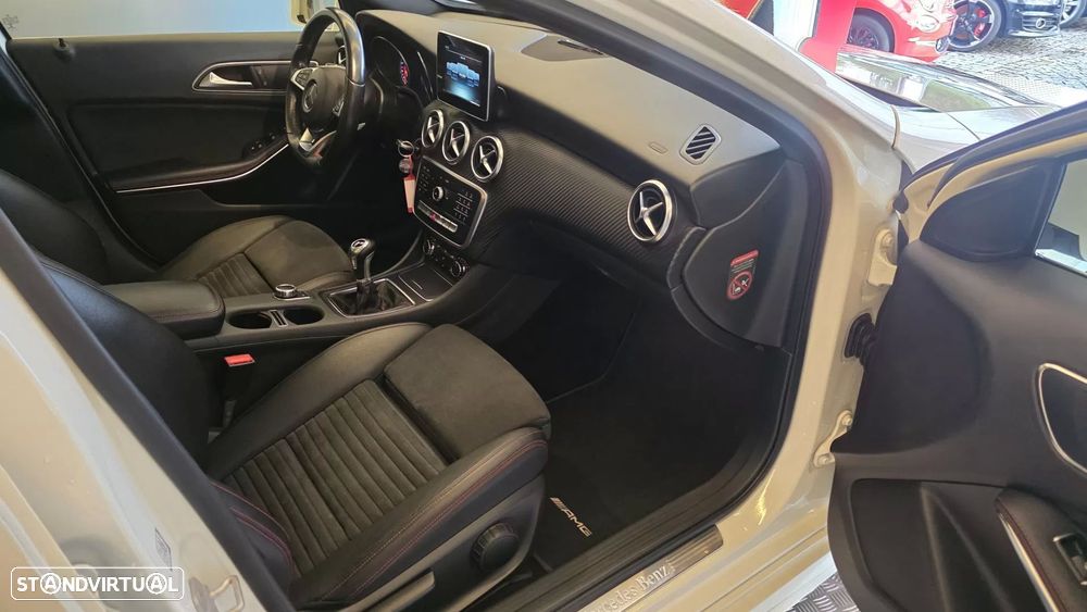 Mercedes-Benz A 200 d AMG Line - 44