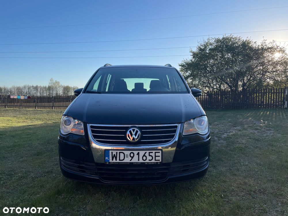Volkswagen Touran - 1