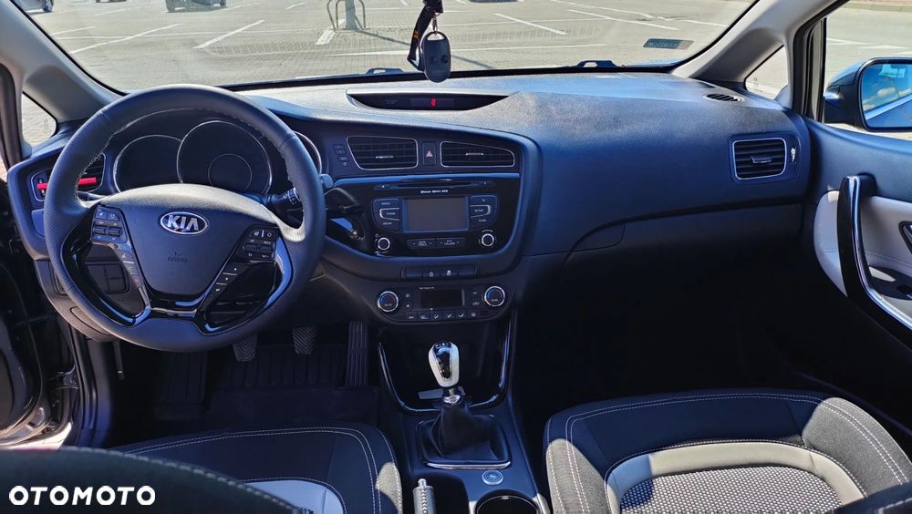 Kia Ceed - 26