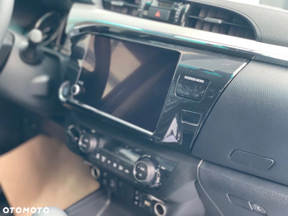 Toyota Hilux 2.8 D-4D Double Cab SR5 4x4 - 8