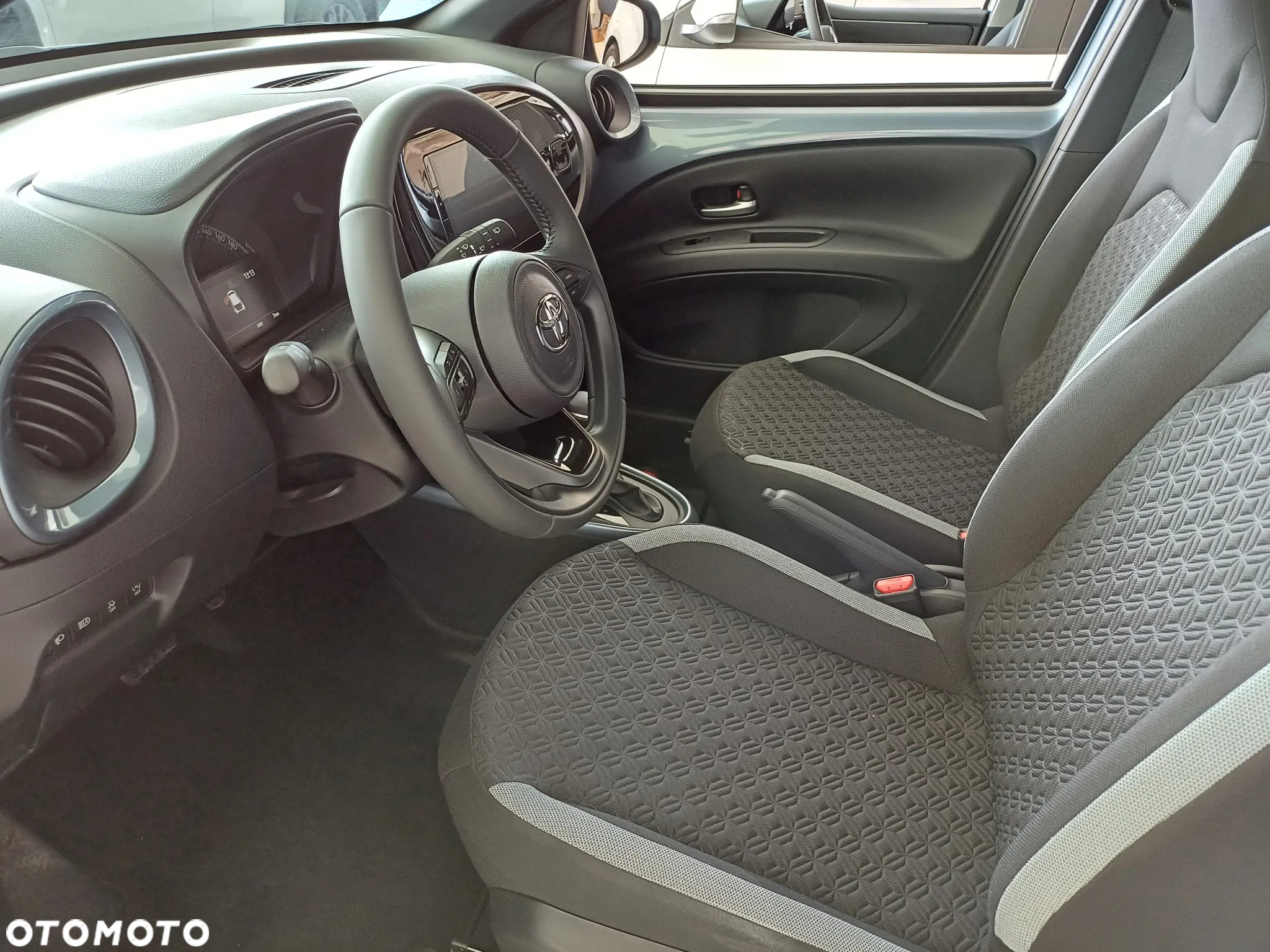Toyota Aygo X 1.0 VVT-i Style CVT - 4