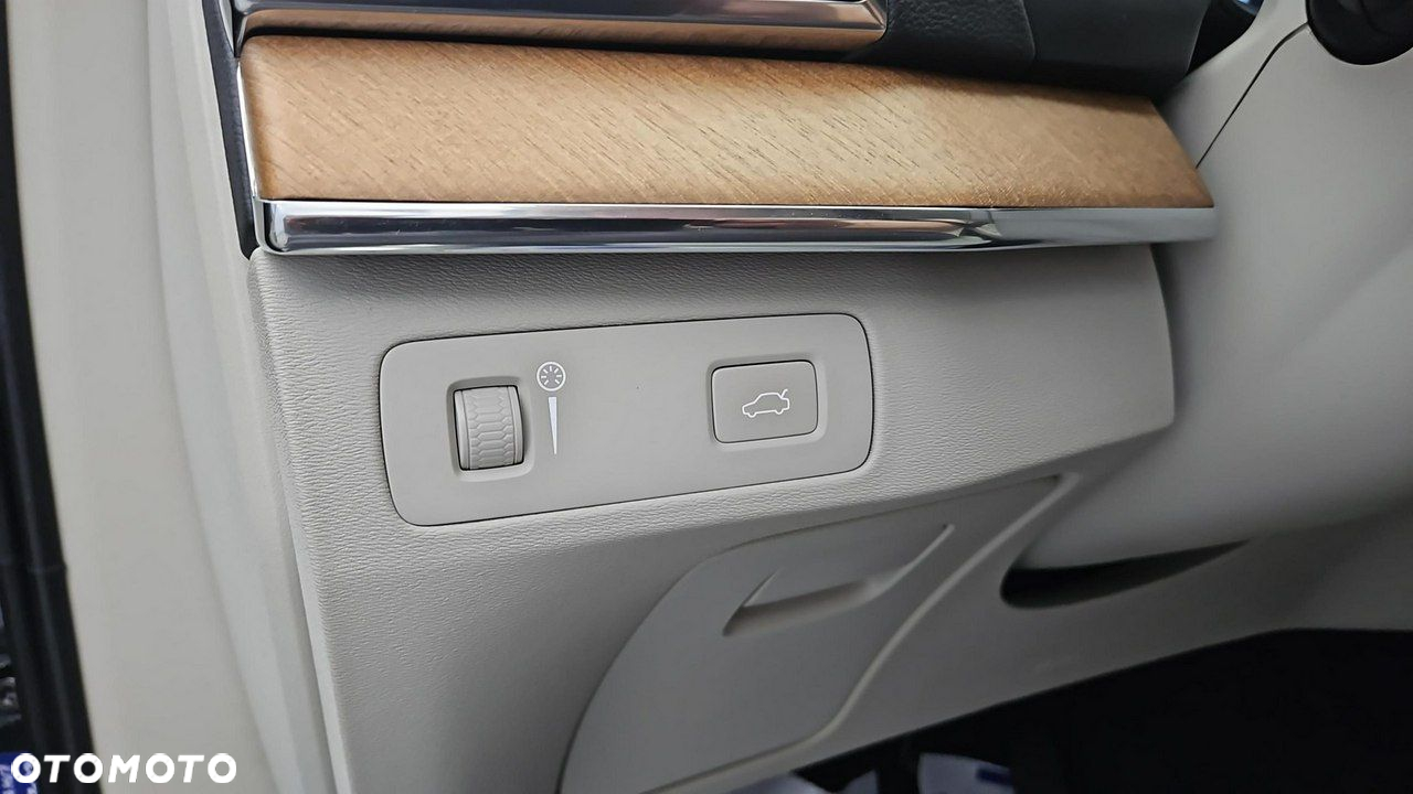 Volvo XC 90 - 17