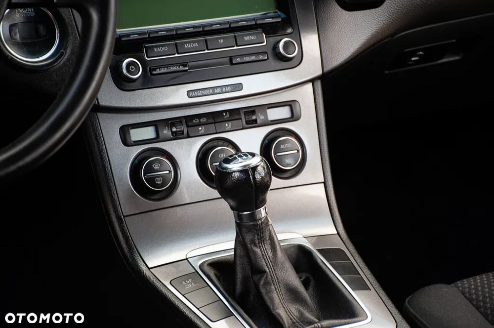 Volkswagen Passat 2.0 TDI Comfortline - 31