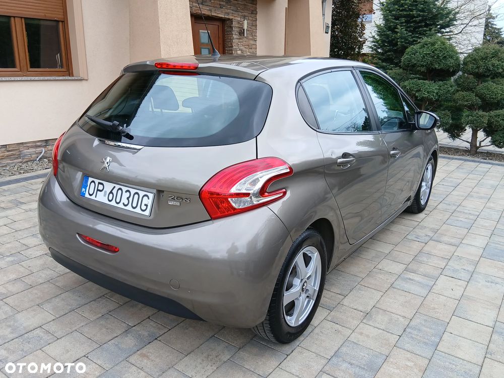 Peugeot 208 - 3