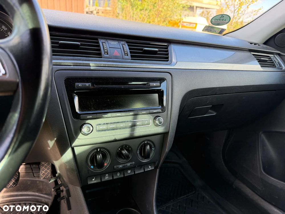 Skoda RAPID Spb 1.2 TSI Ambition - 12