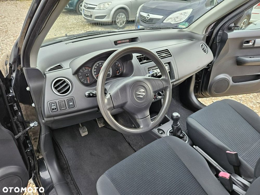 Suzuki Swift - 8