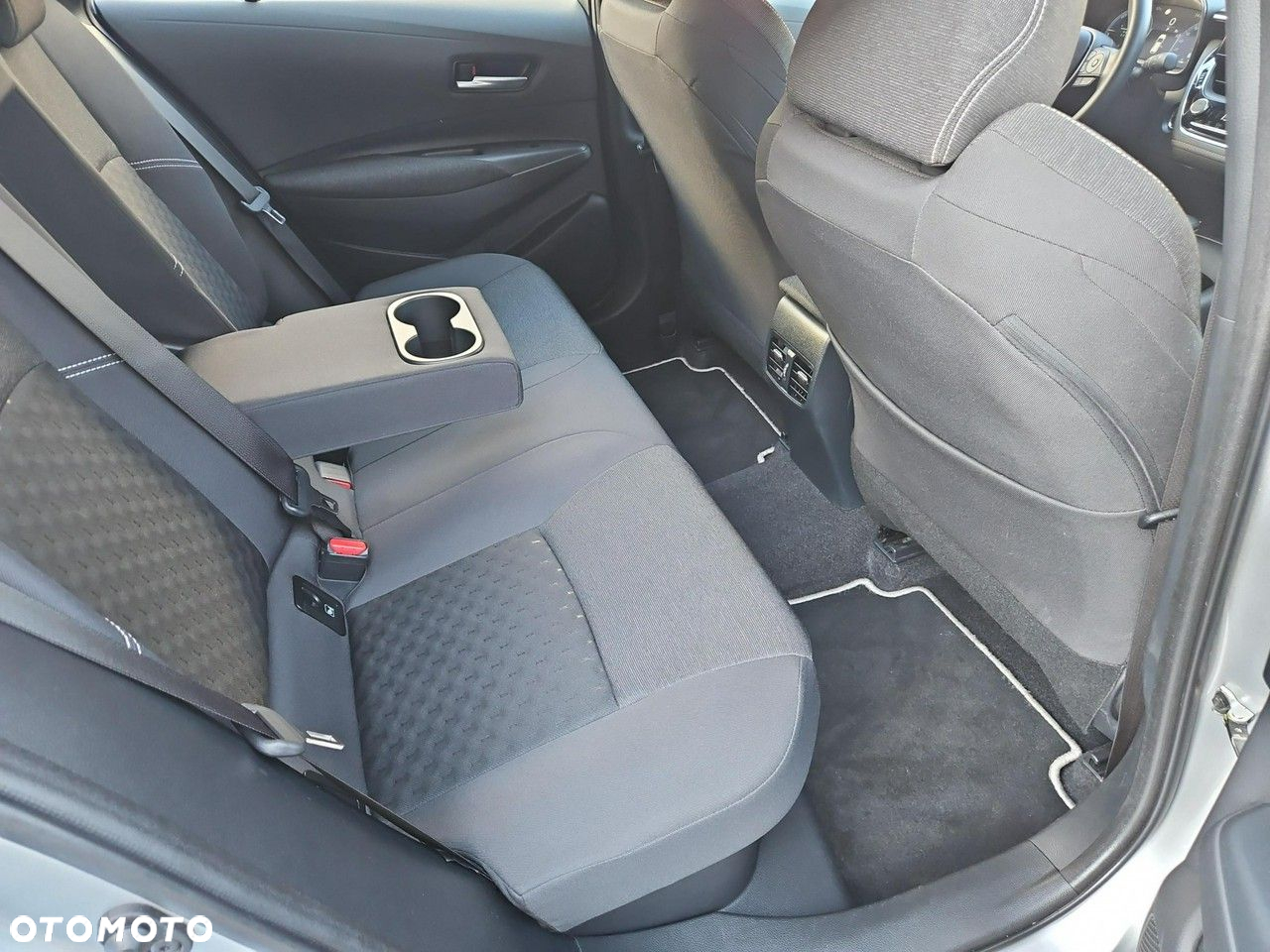 Toyota Corolla - 13