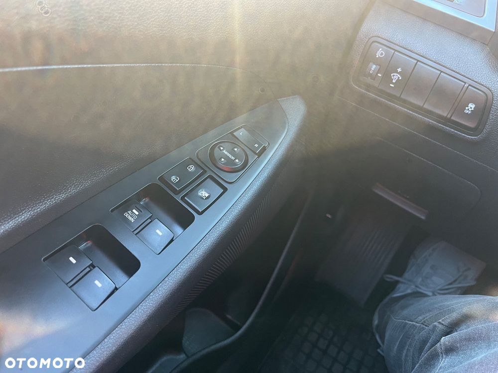 Hyundai Tucson 1.6 Turbo 2WD Navi - 20