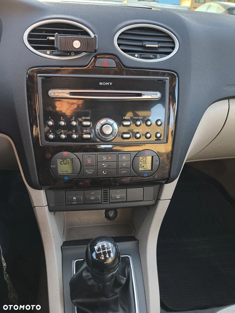 Ford Focus 2.0 TDCi DPF Ghia - 14