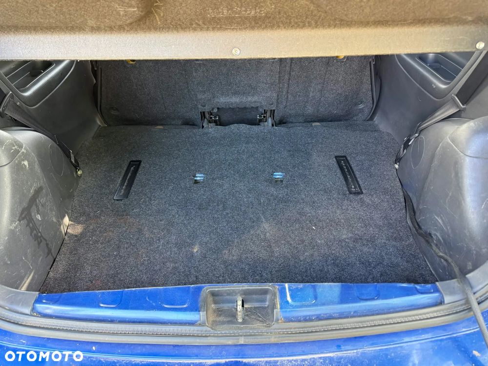 Toyota Yaris - 31