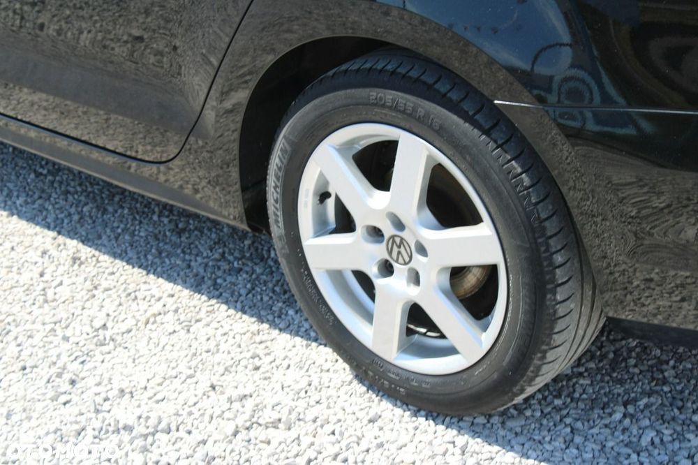 Volkswagen Jetta - 11