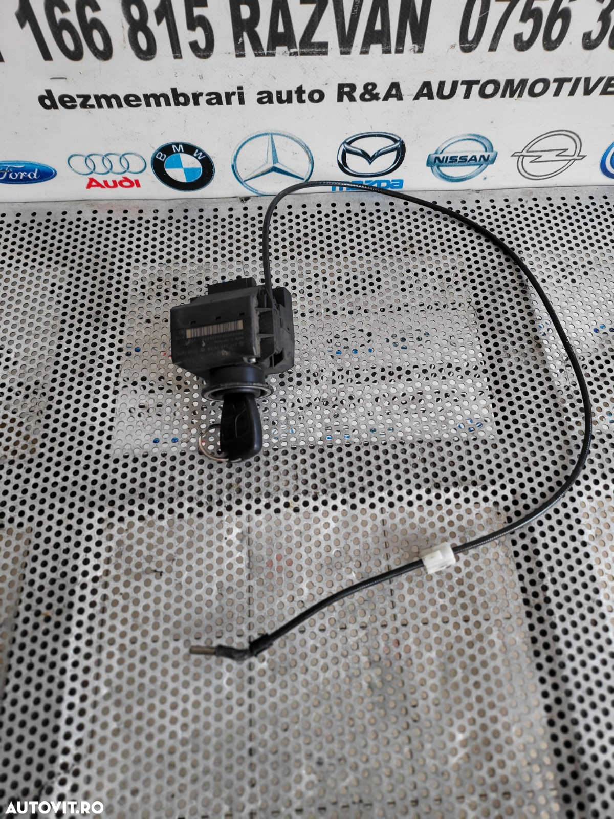 Contact Cu Cheie Mercedes E Class W211 Volan Stanga Cod A2115451408 Dezmembrez Mercedes E Class W211 2.7 Cdi Automat Cod Motor 612 Volan Stanga Xenon - 2