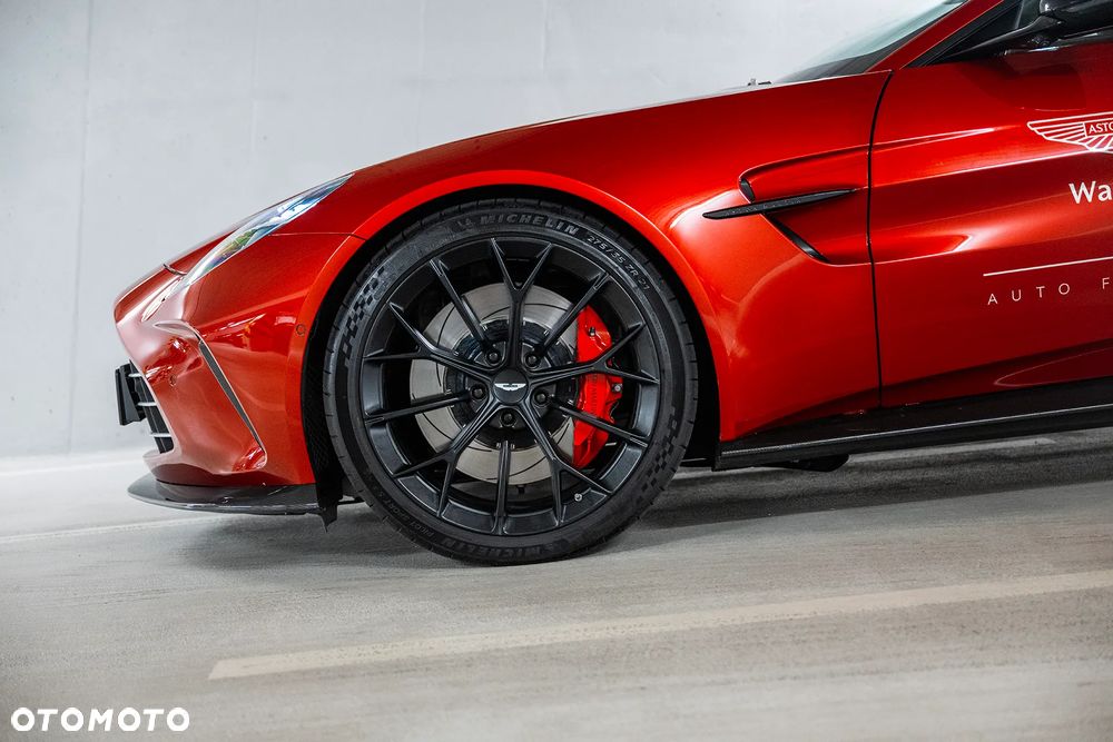 Aston Martin Vantage - 10