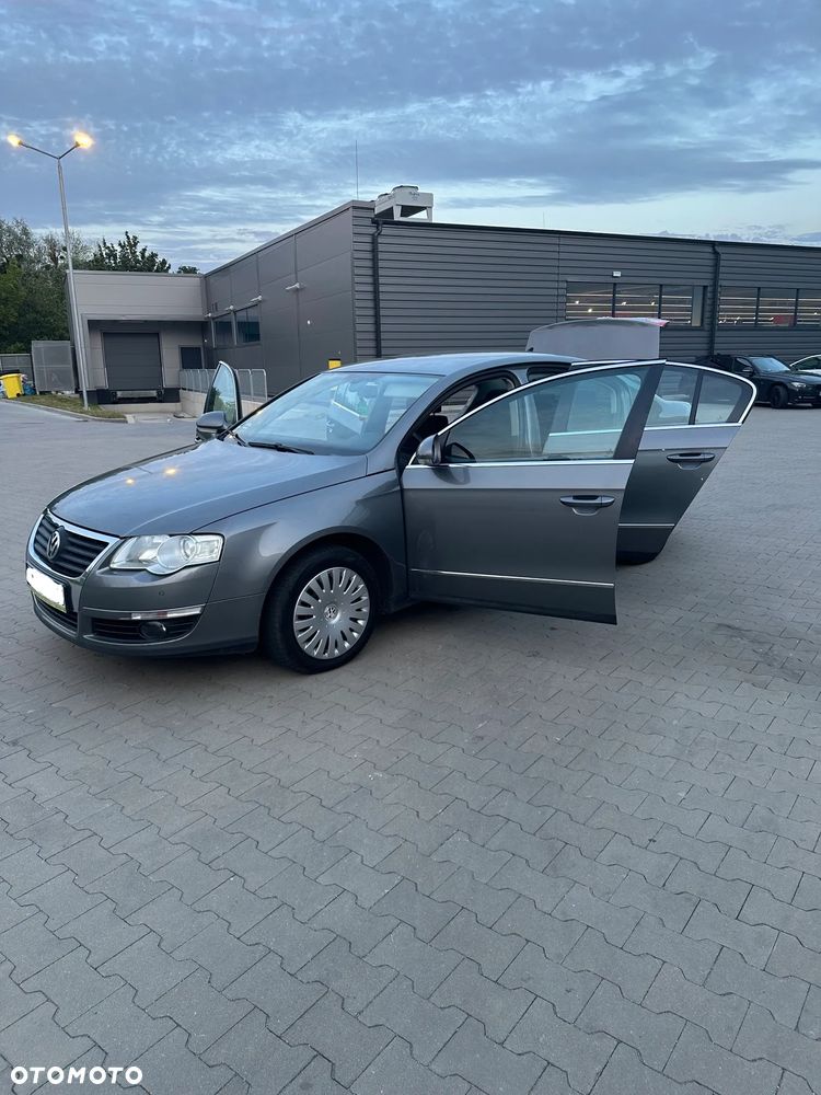 Volkswagen Passat - 21