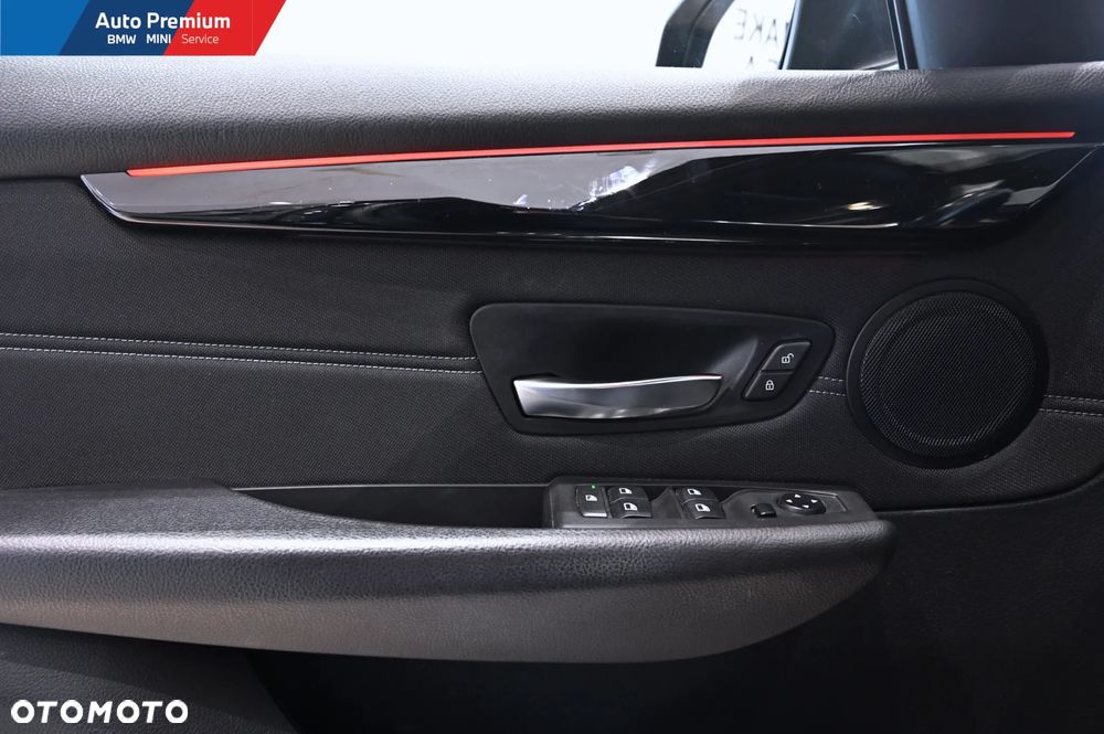 BMW Seria 2 218d - 13
