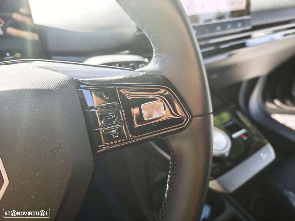 MG MG4 64 kWh Luxury - 12