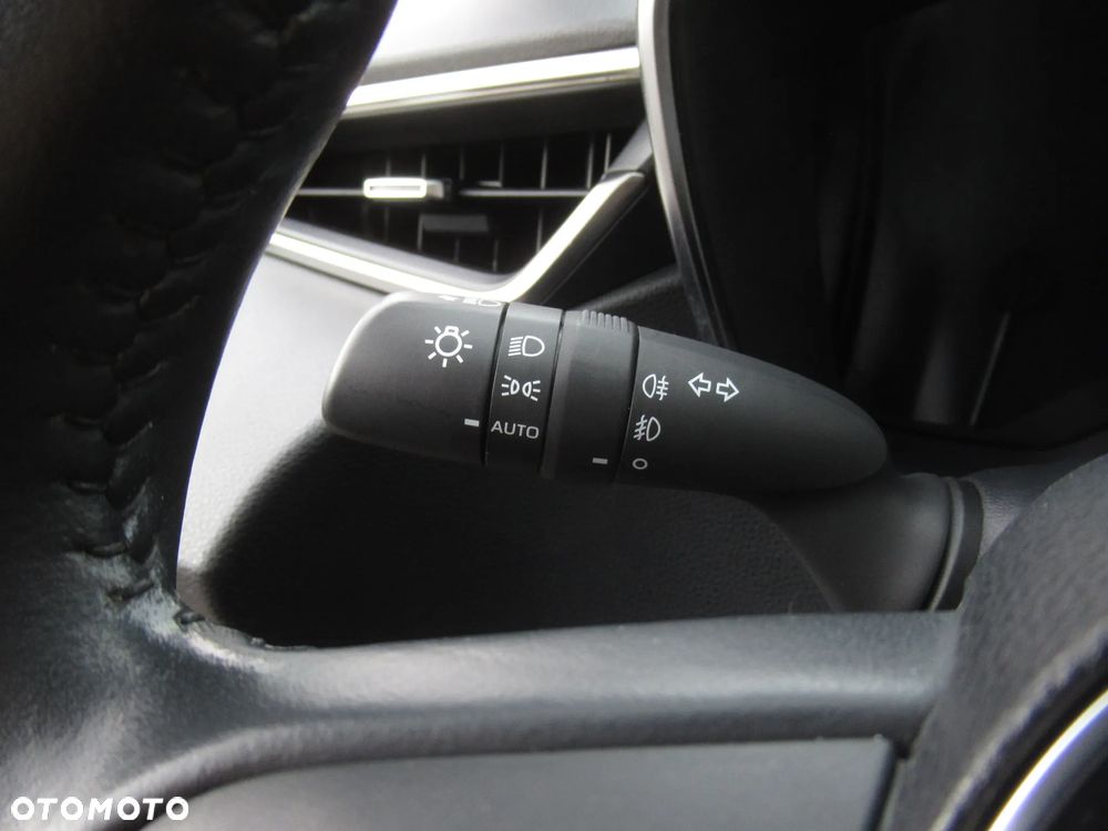 Toyota Corolla 1.8 Hybrid Comfort - 13