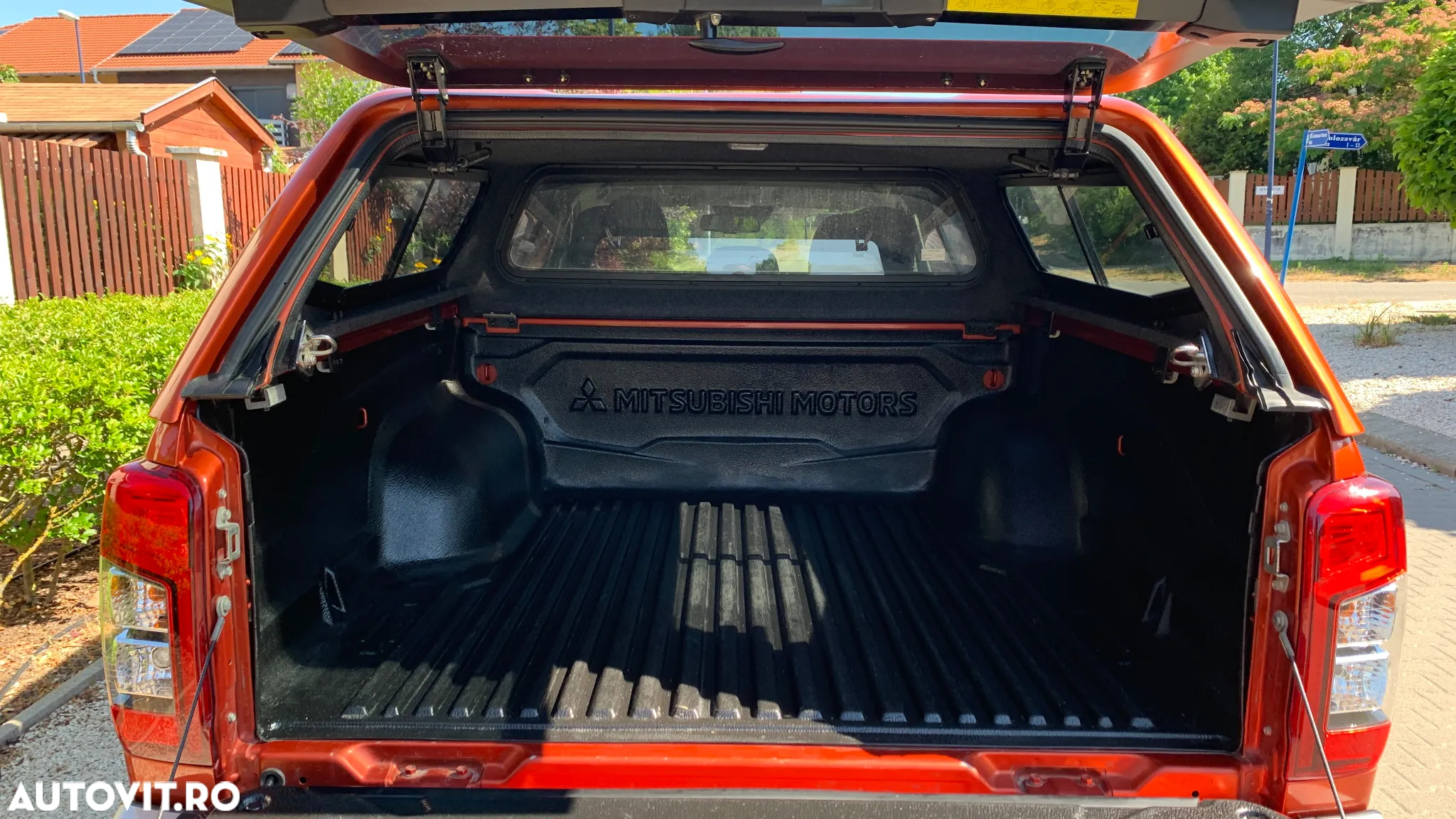 Mitsubishi L200 Double Cab 2.2 DI-D A/T Instyle - 9