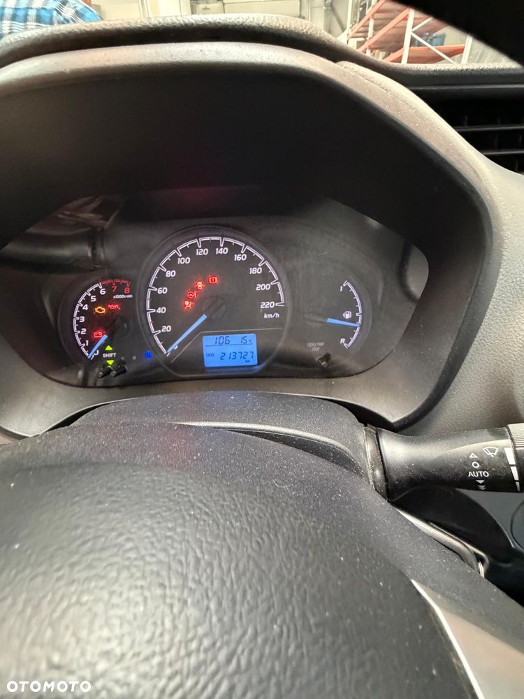 Toyota Yaris - 8