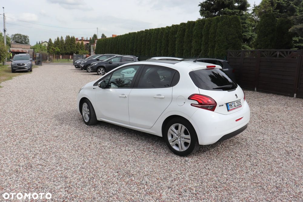 Peugeot 208 82 VTI Allure - 9