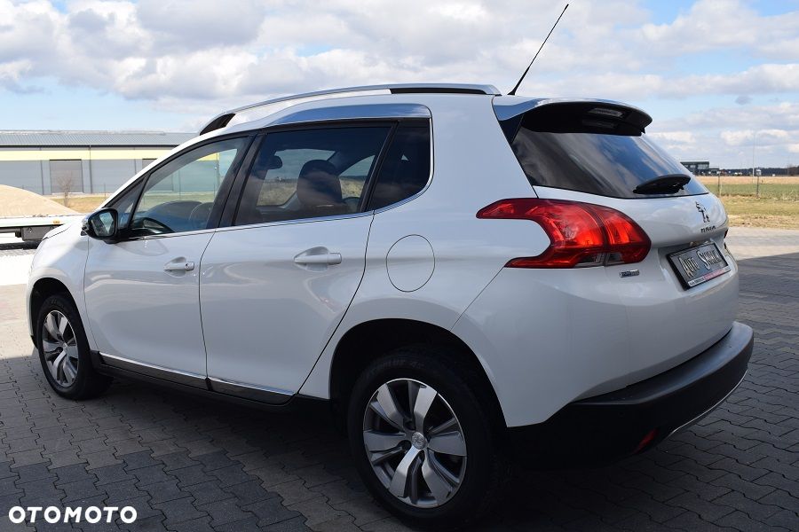 Peugeot 2008 PureTech 130 Stop&Start Allure - 4