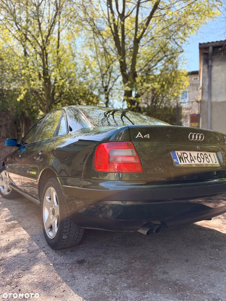 Audi A4 Limousine 2.6 - 5