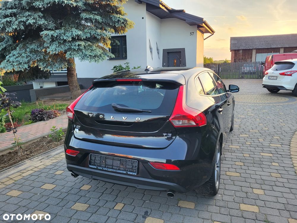 Volvo V40 T3 Momentum - 32