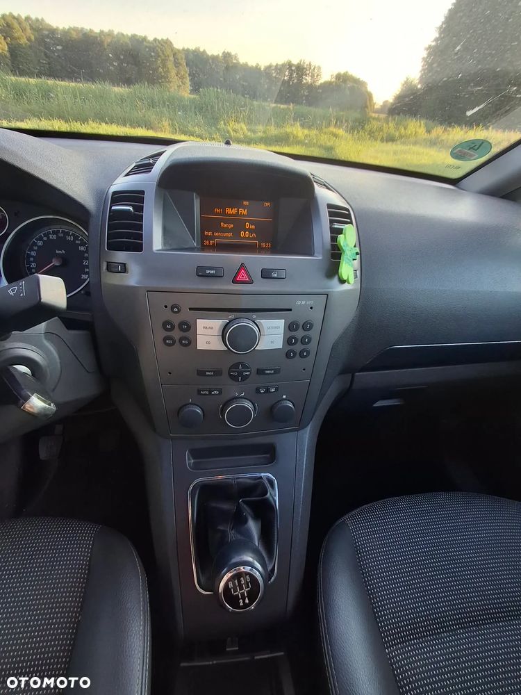 Opel Zafira 1.8 Cosmo - 21