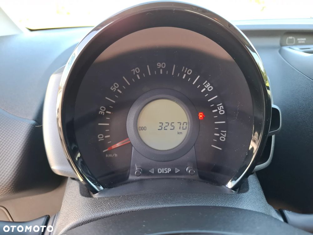 Toyota Aygo x - 9