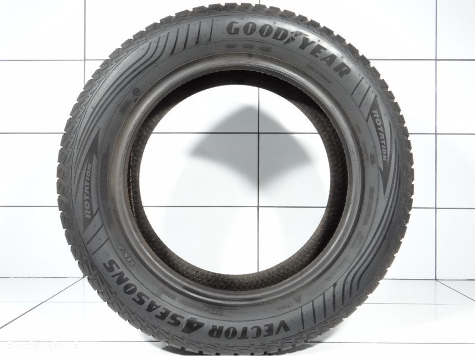 Opony całoroczne 215/60R17 96H Goodyear - 3