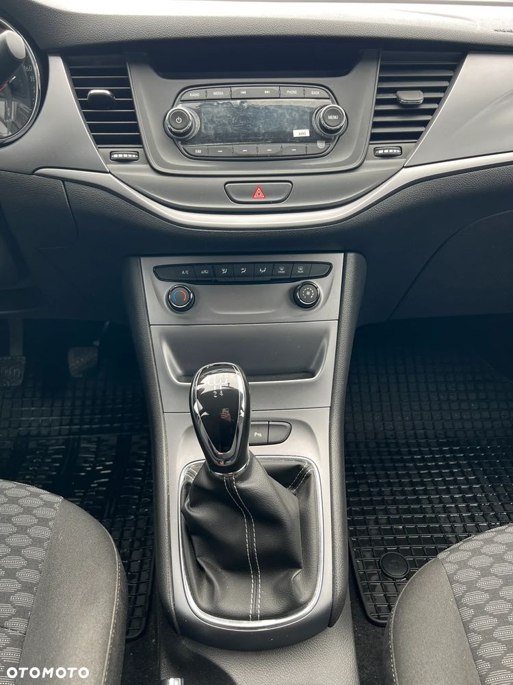 Opel Astra 1.4 Essentia - 21
