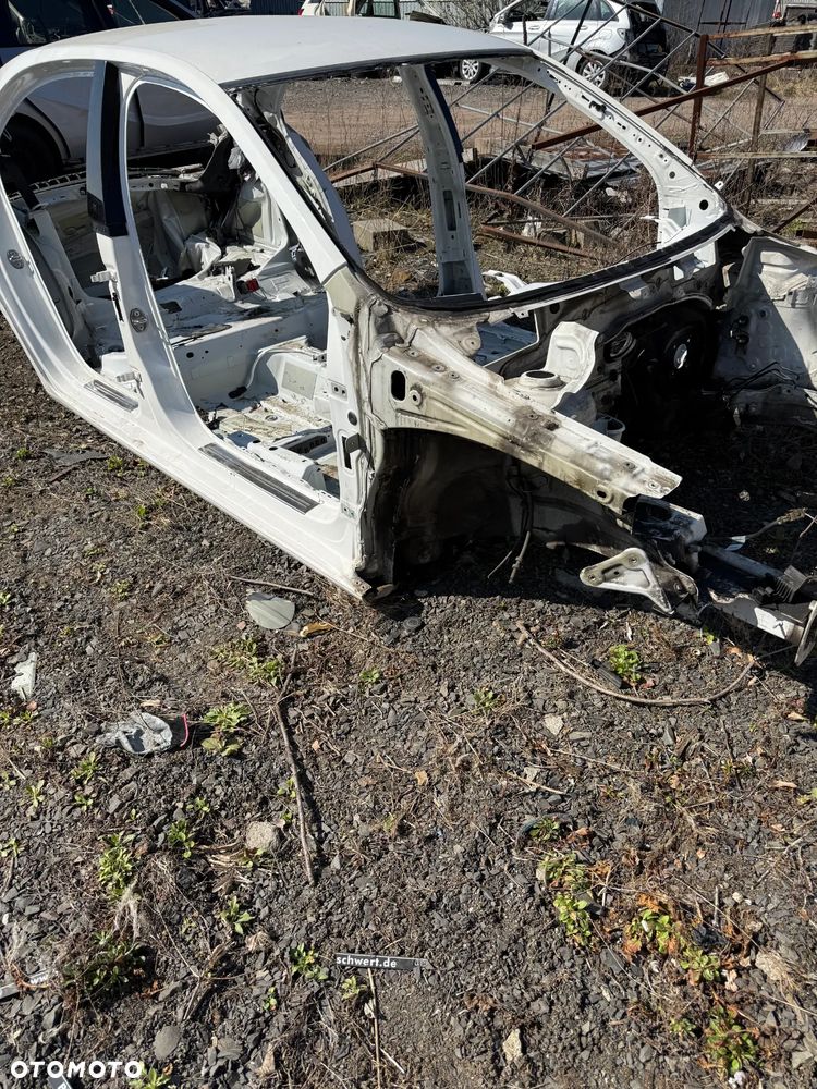 SKODA RAPID PODŁUŻNICA Z PROGIEM PRAWA