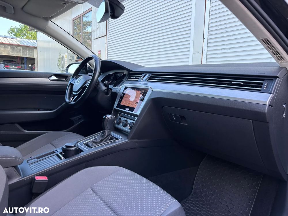 Volkswagen Passat 2.0 TDI DSG Comfortline - 28