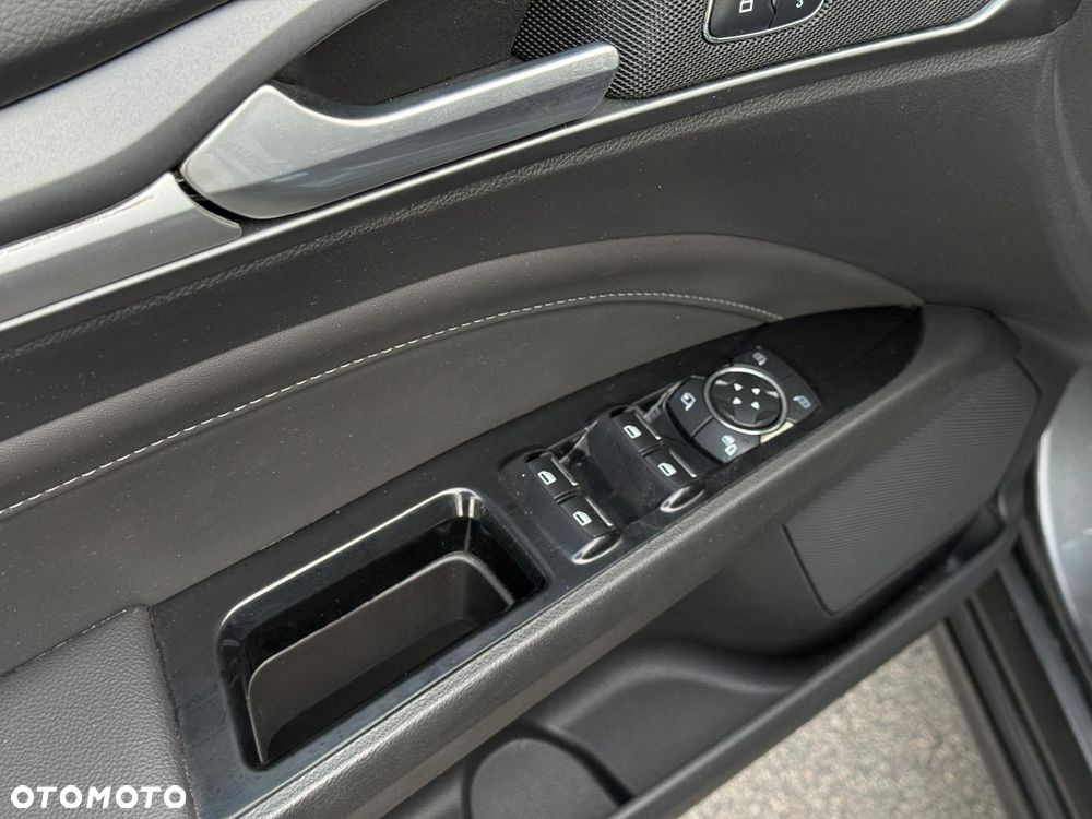 Ford Mondeo 2.0 EcoBoost STart-Stopp Autom Titanium - 17