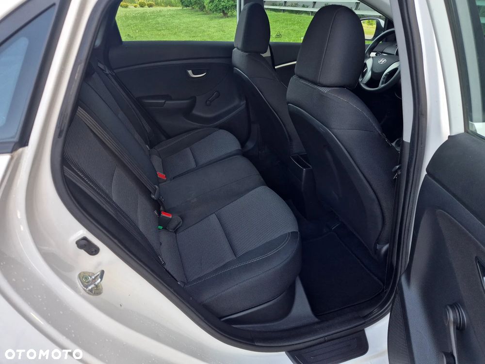 Hyundai i30 1.4 Classic + - 21