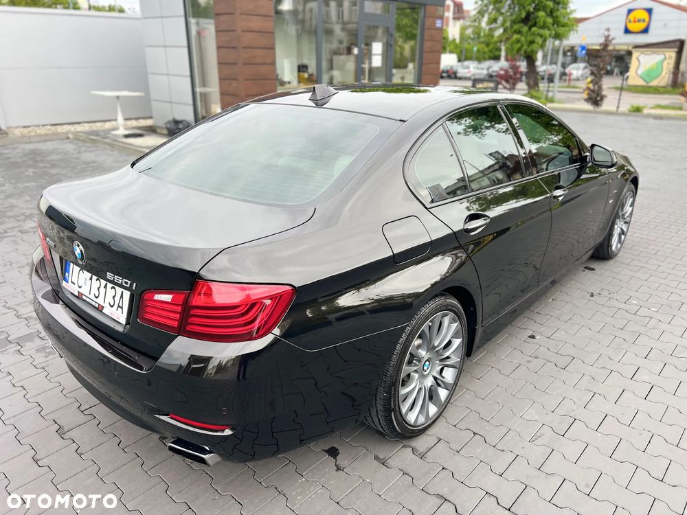 BMW Seria 5 550i xDrive Sport-Aut Luxury Line - 18