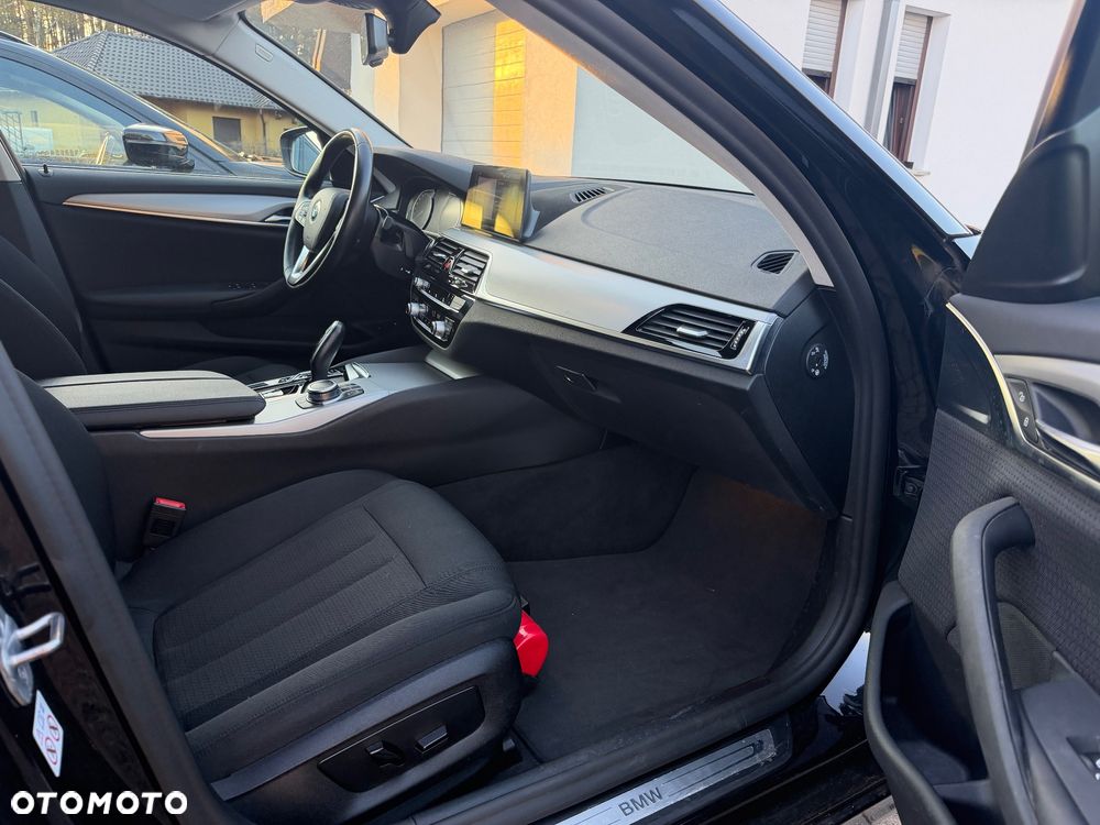 BMW Seria 5 530e - 9