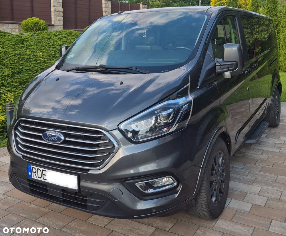 Ford Tourneo Custom - 1