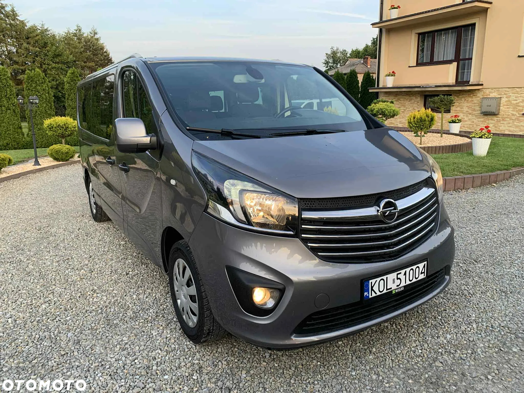 Opel Vivaro - 2