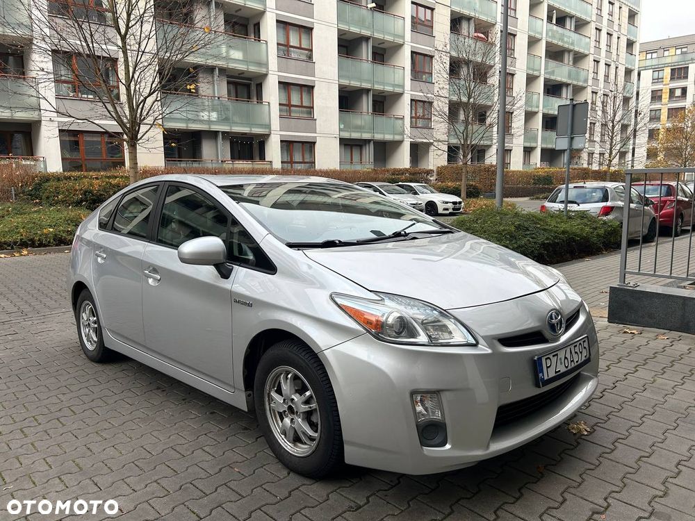 Toyota Prius 1.8 HSD Sol - 1