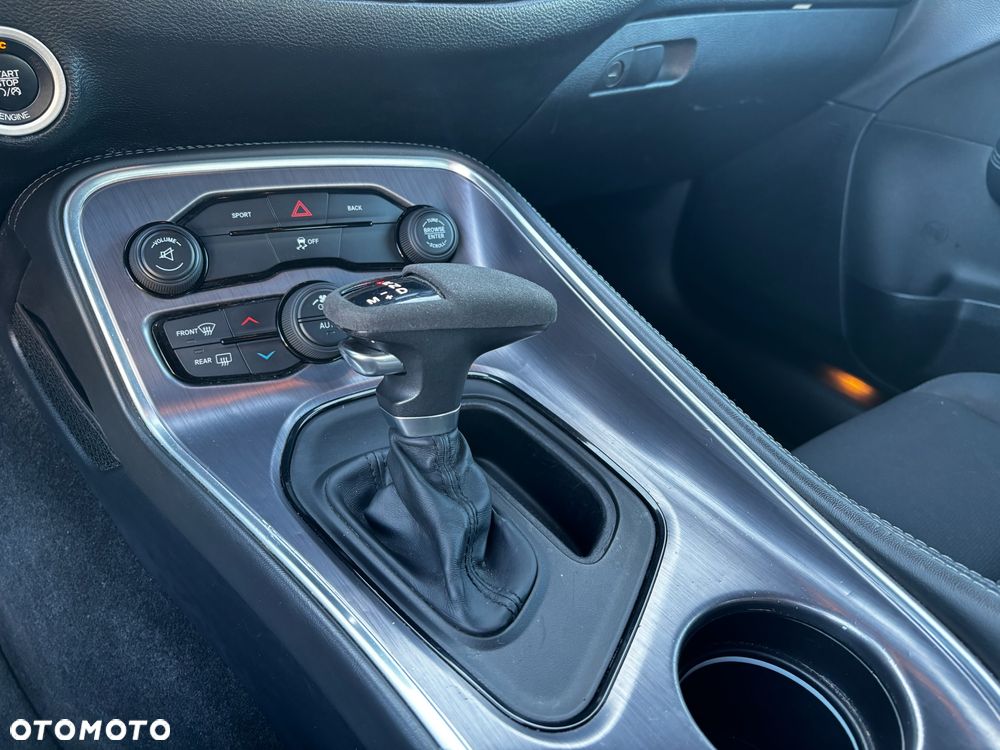 Dodge Challenger - 19