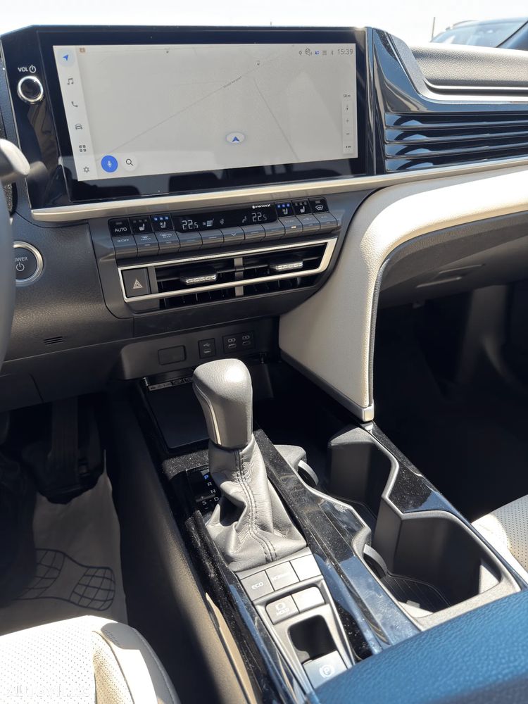 Toyota Camry 2.5 Exclusive - 6