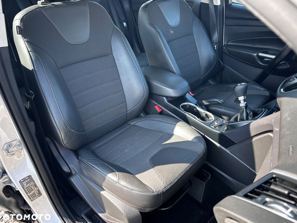 Ford Kuga 2.0 TDCi 4x4 Titanium - 21