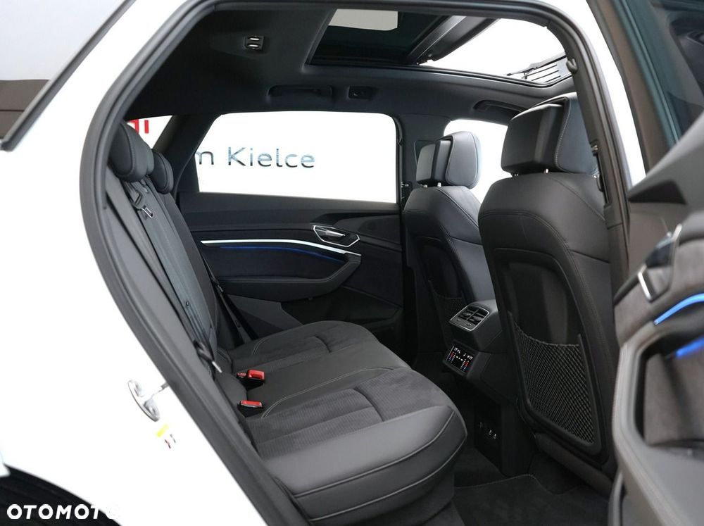 Audi Q8 - 30