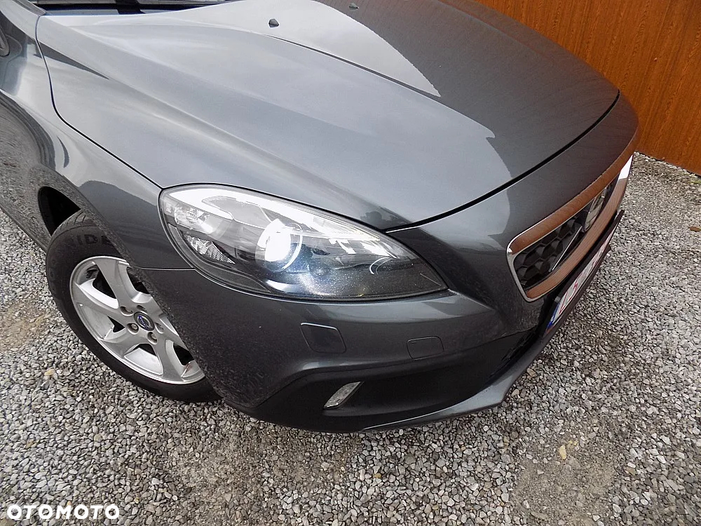 Volvo V40 Cross Country D2 Momentum - 29