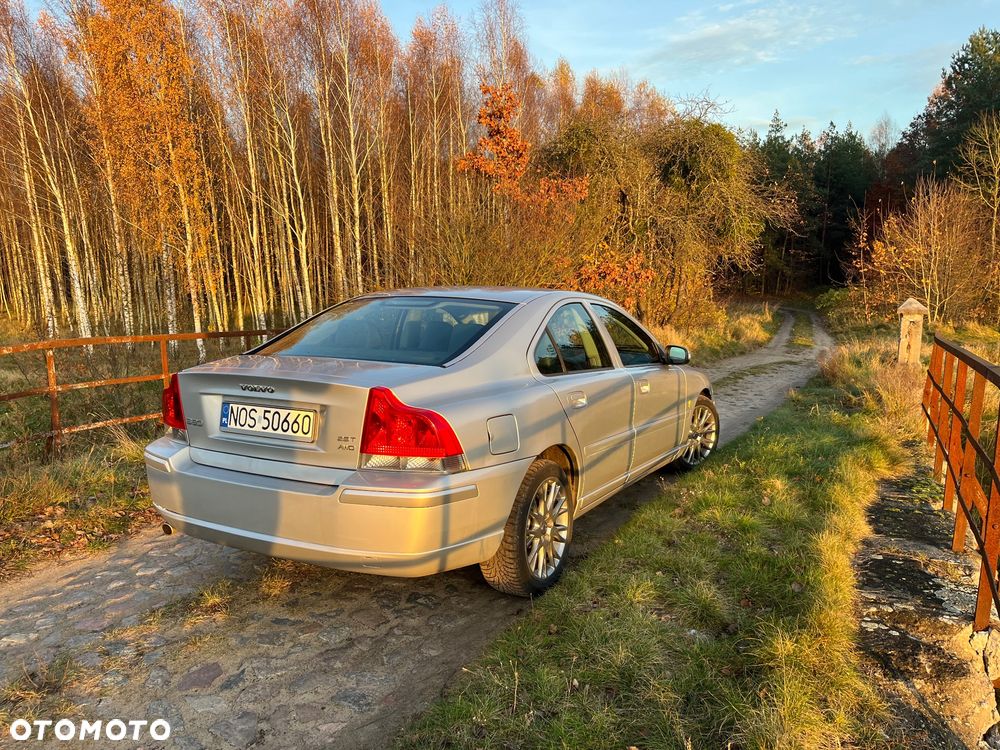 Volvo S60 2.5T AWD Edition - 4