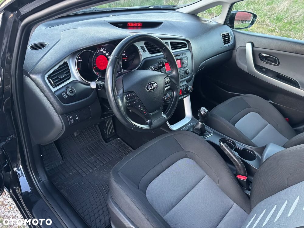 Kia Ceed 1.6 CRDi 128 Dream Team Edition - 21