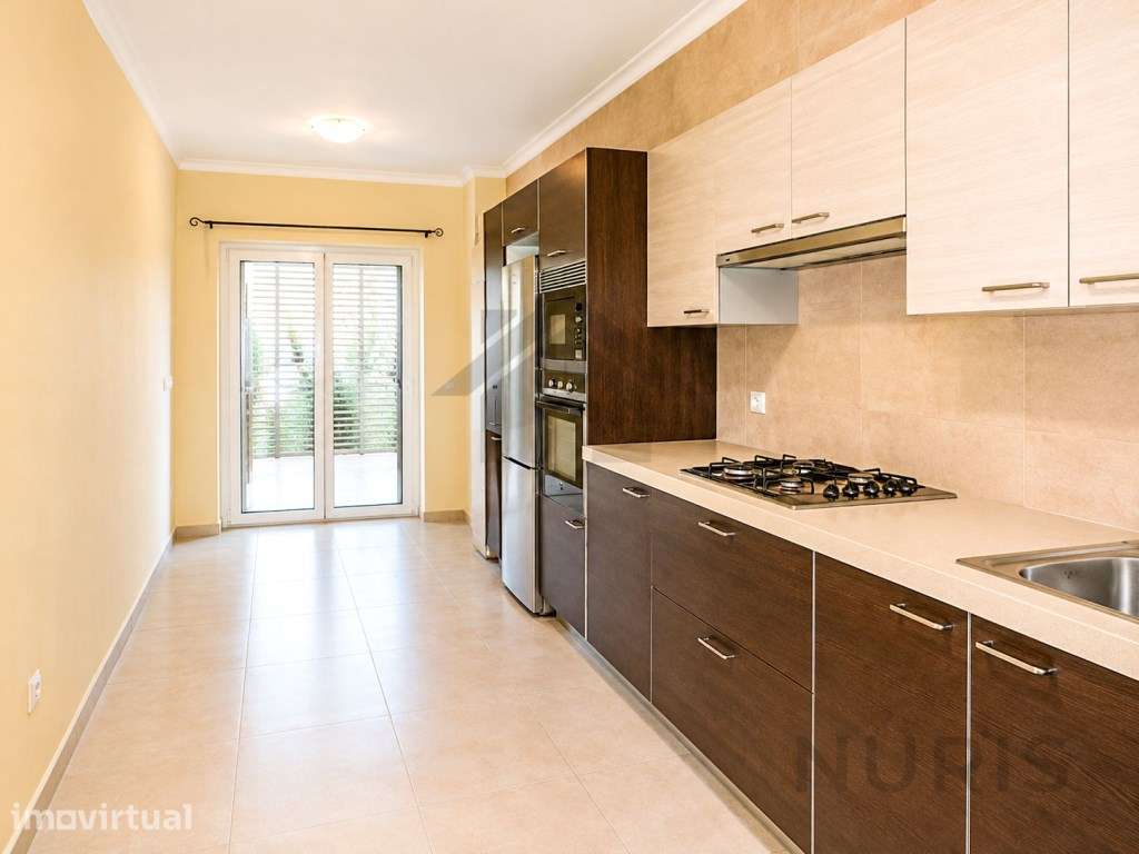 Apartamento T2 para Venda com Garagem e Piscina em Portimão - Grande imagem: 4/20