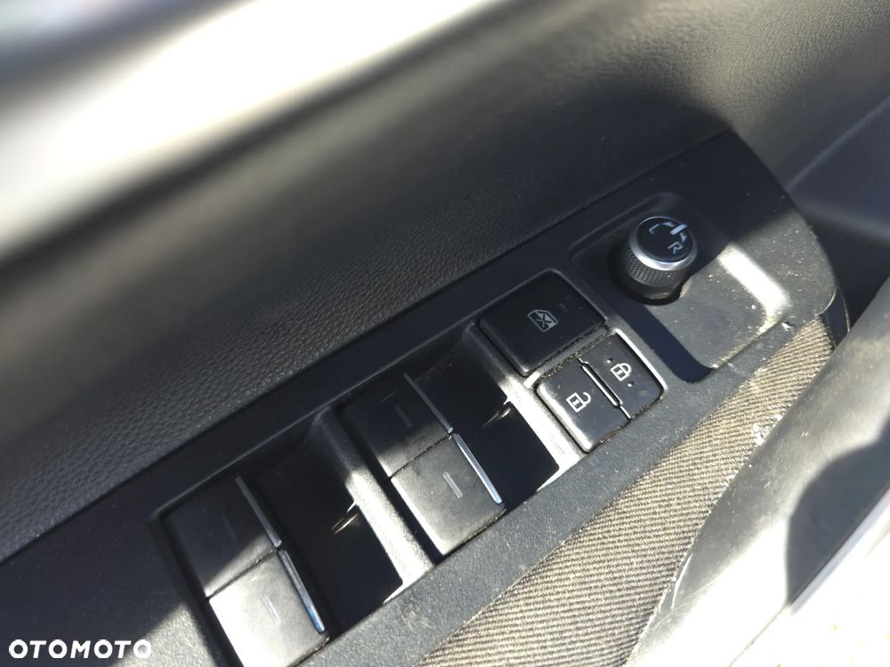 Toyota Corolla 1.8 Hybrid Comfort - 19