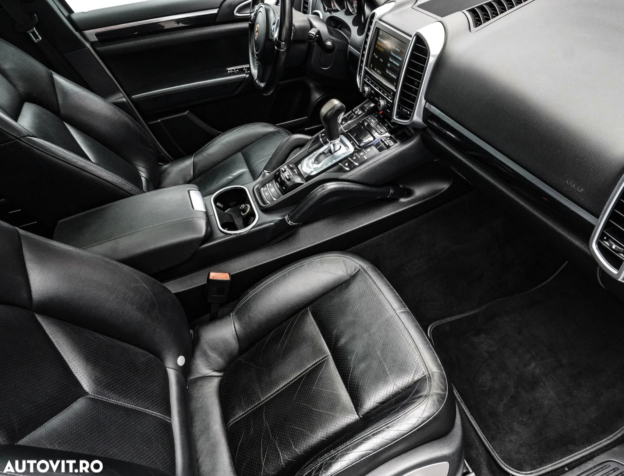 Porsche Cayenne 3.0 L V6 - 11